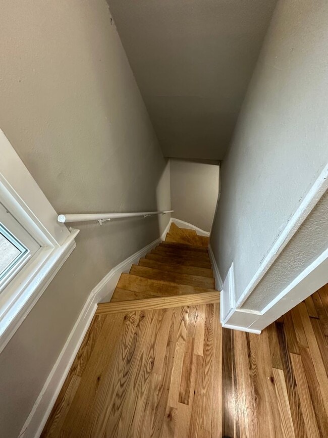 Building Photo - Renovated 2BR/1BA Rent to Own Home with Dr...