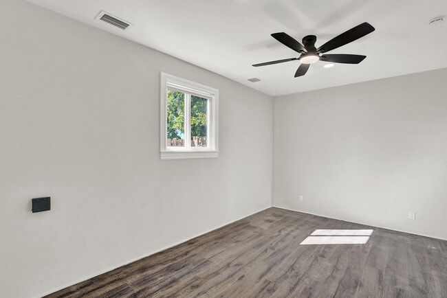 Building Photo - 10548 Boca Entrada Blvd