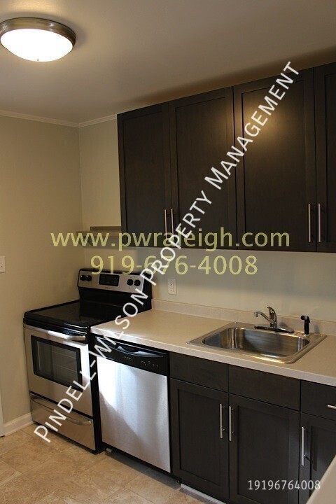 Building Photo - MOVE IN SPECIAL- 2nd month rent is free wi...