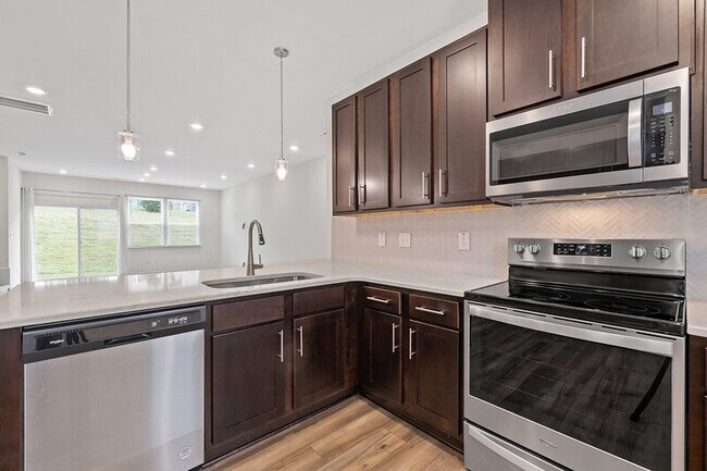 Building Photo - 3063 Spline Cir