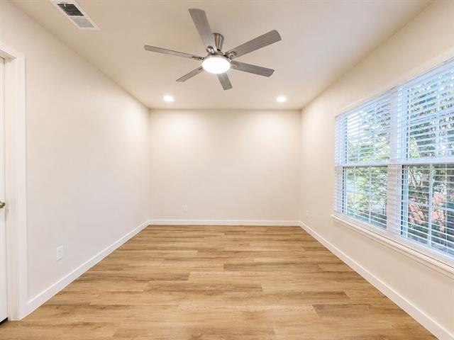 Building Photo - 300 Lamesa Ct