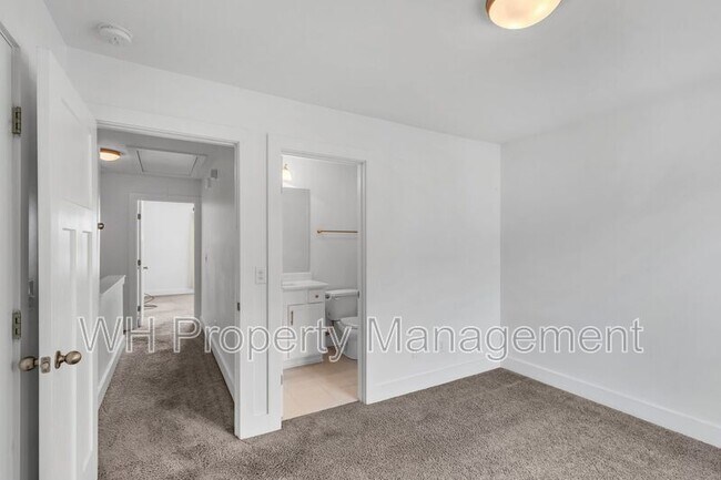 Building Photo - 1525 57th Ave N