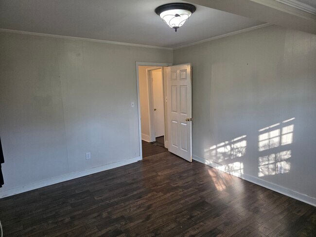 Building Photo - 2529 Napier Ave