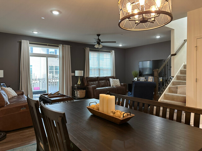 Building Photo - 1645 Sager Way