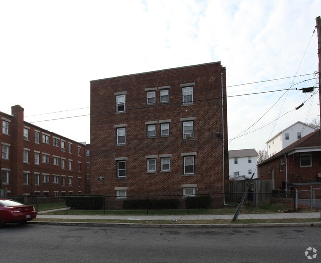 Building Photo - 5111 Ayers Pl SE
