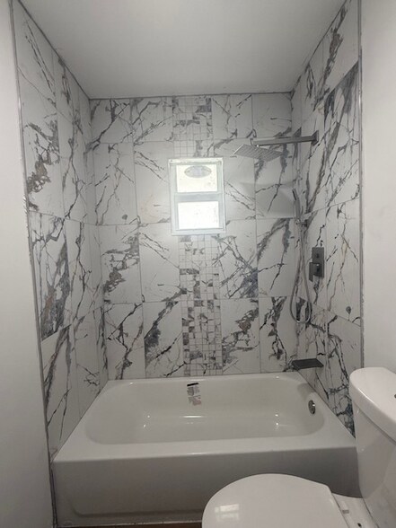 Building Photo - 5412 NW 24th Ct