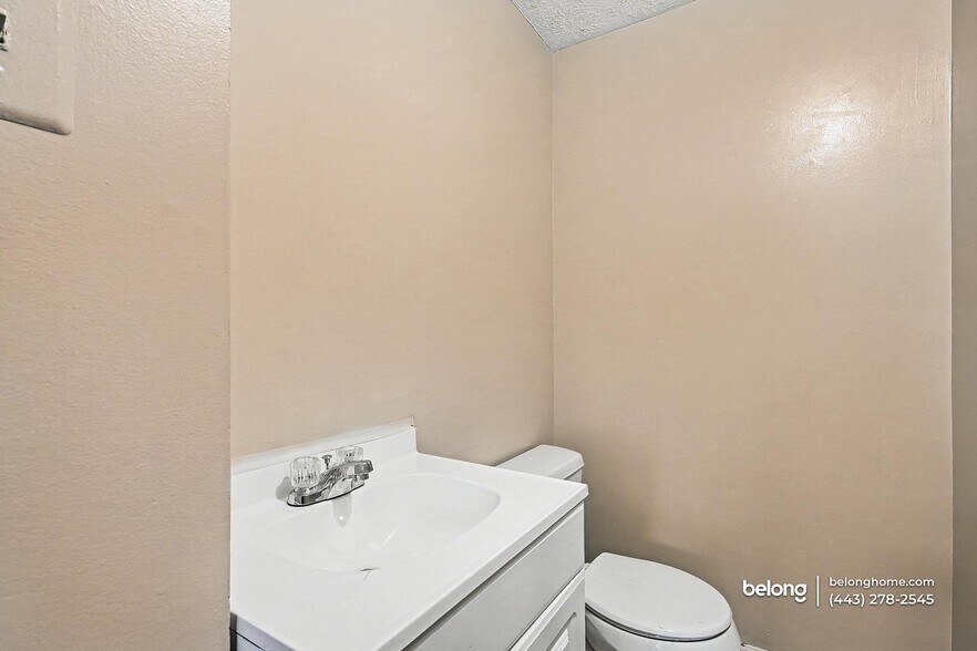 Building Photo - 535 Pensacola Dr