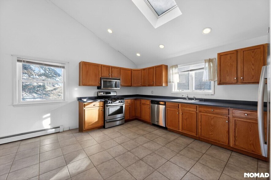 Building Photo - 23 Rosman Rd