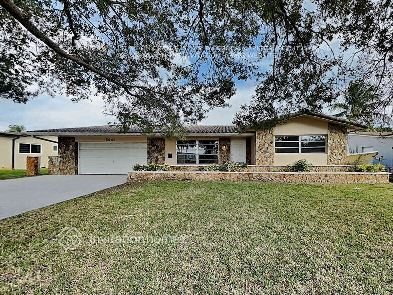 Primary Photo - 5042 SW 89th Ave
