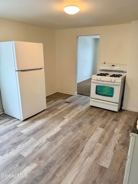 Building Photo - 200 Mohawk St