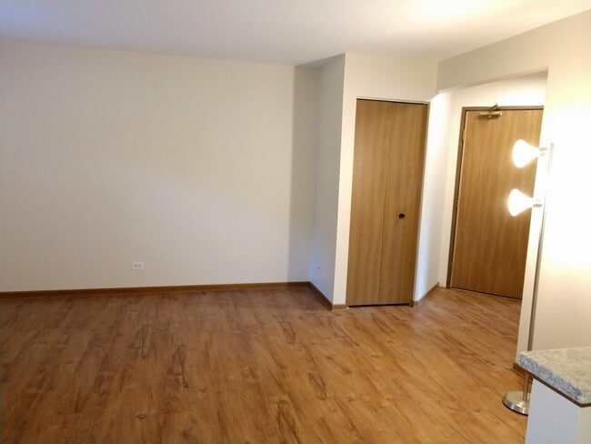 Building Photo - 15 Gant Cir