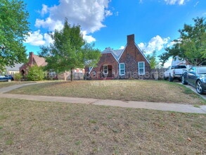 Building Photo - 2716 NW 11th St