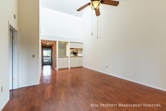 Building Photo - 251 Fenwick Dr