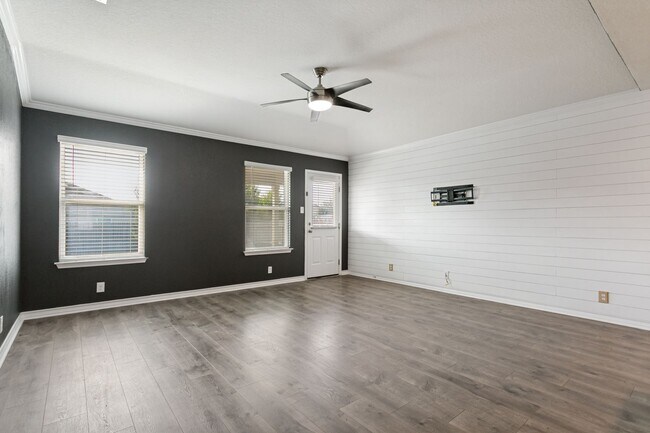 Building Photo - 9908 Bratten Rise
