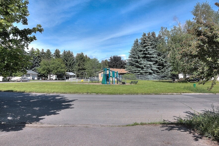 Neighborhood Playground - 334 Harrison Boulevard