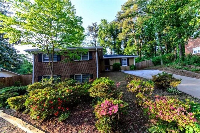 Building Photo - 4035 Brookcrest Cir