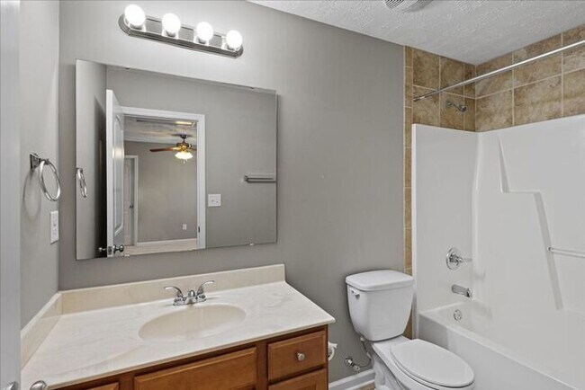 Building Photo - 3 Bedroom 2.5 Bath home in Grays Creek