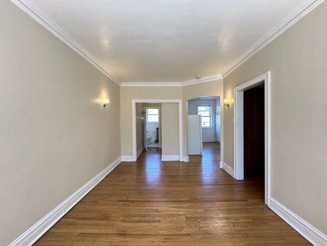 Building Photo - 4826.5 W Addison St