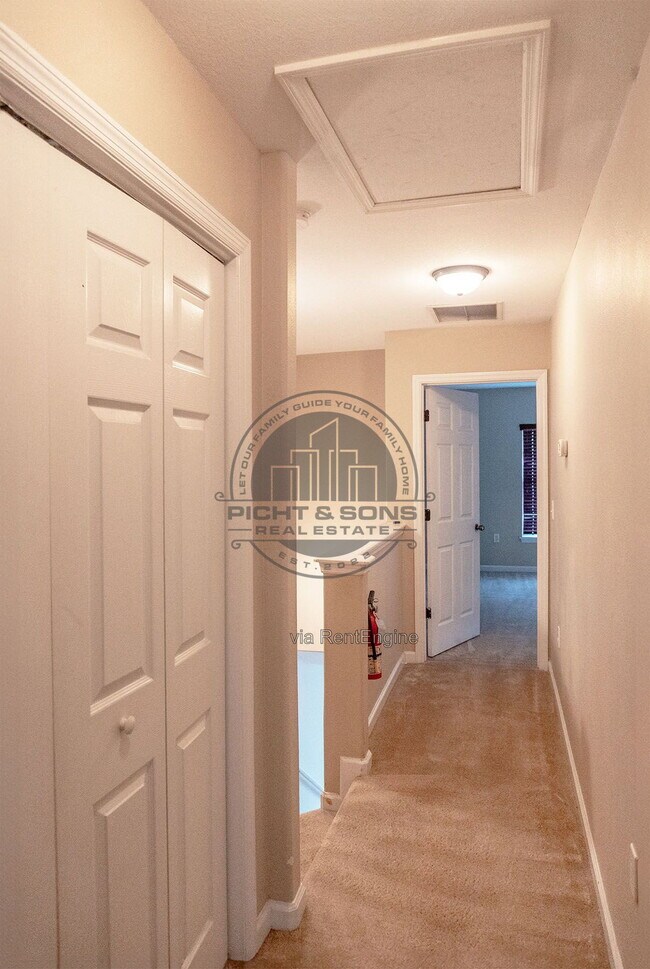 Building Photo - 2297 Del Carmel Way