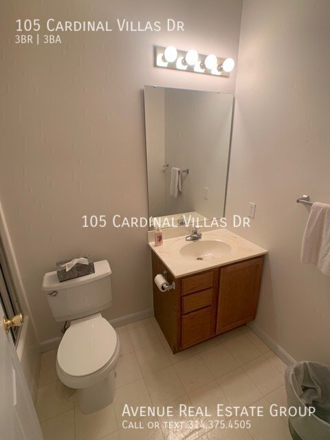 Building Photo - Spacious 3-Bed Condo with Bonus Room & Gar...