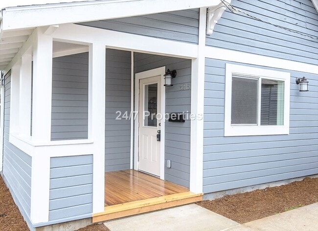 Building Photo - Classic 1 BD | 1 BA Cottage w/ Fenced Yard - SE Portland