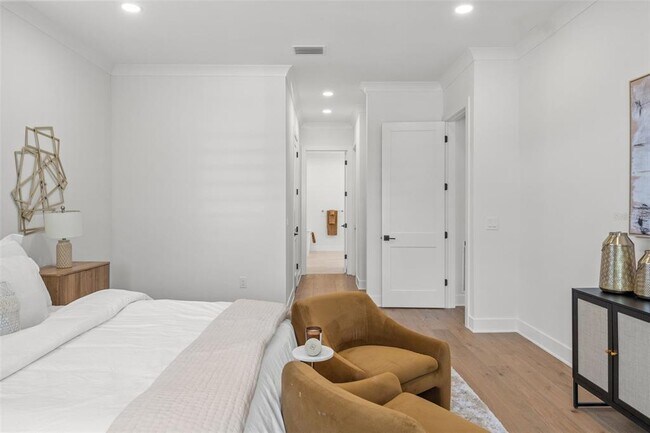 Building Photo - 500 E Davis Blvd