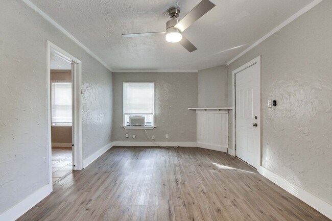 Building Photo - 506 E Curtis Dr