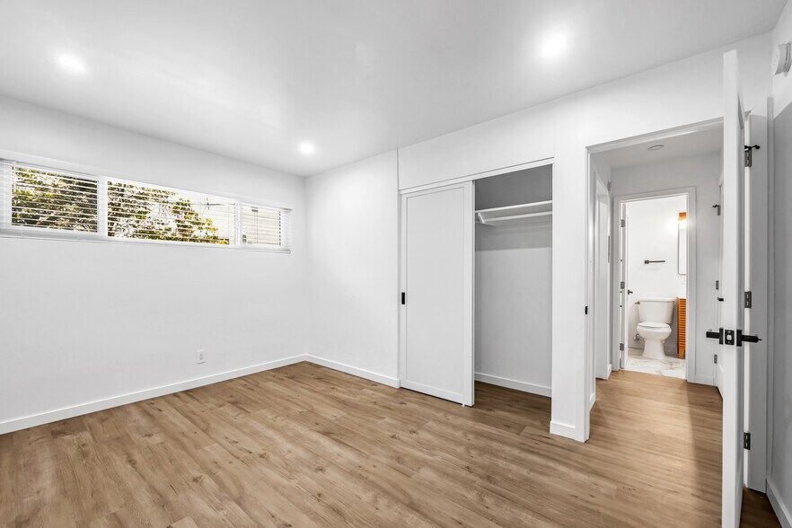 Building Photo - 5745 Arroyo Dr