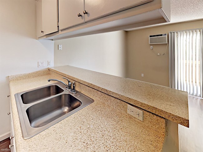 Building Photo - 2407 Adams Ave