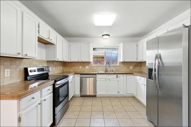 Building Photo - 1507 River Hill Dr