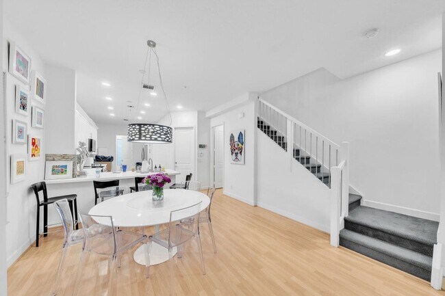 Building Photo - 23008 Clear Echo Dr