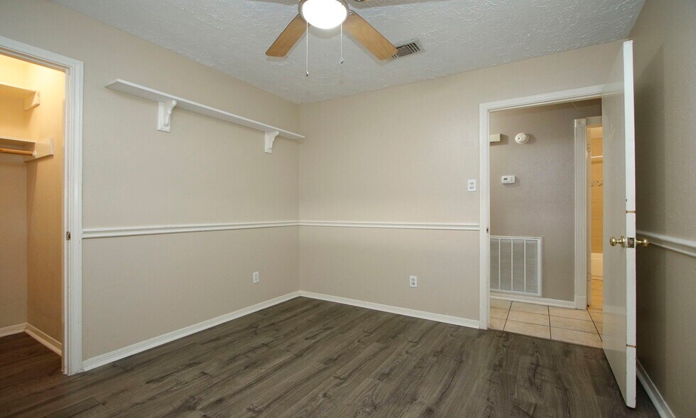 Building Photo - 21306 Park Run Drive