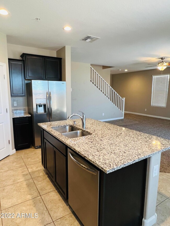 Building Photo - 1255 N Arizona Ave