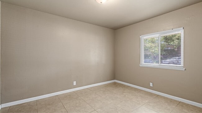 Building Photo - 2 bedroom duplex-home in Rancho Cordova