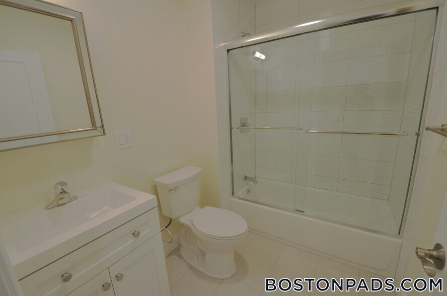 Building Photo - 35 Brookline St