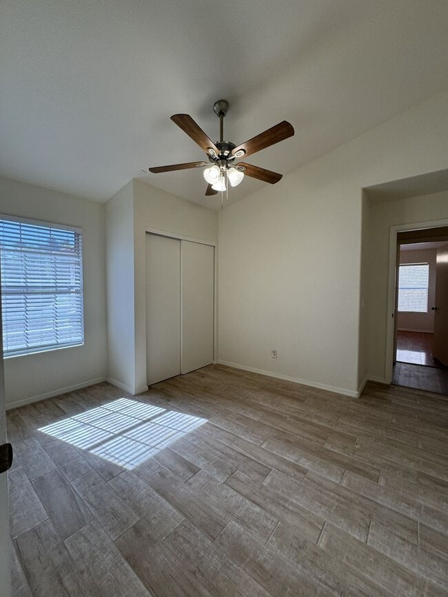 Building Photo - 4 BEDROOMS CULDESAC LOT ACROSS FROM PARK