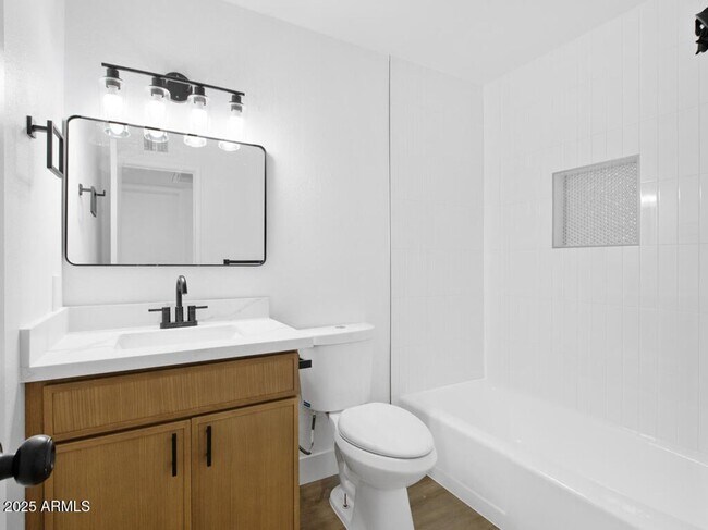 Building Photo - Mesa remodeled home