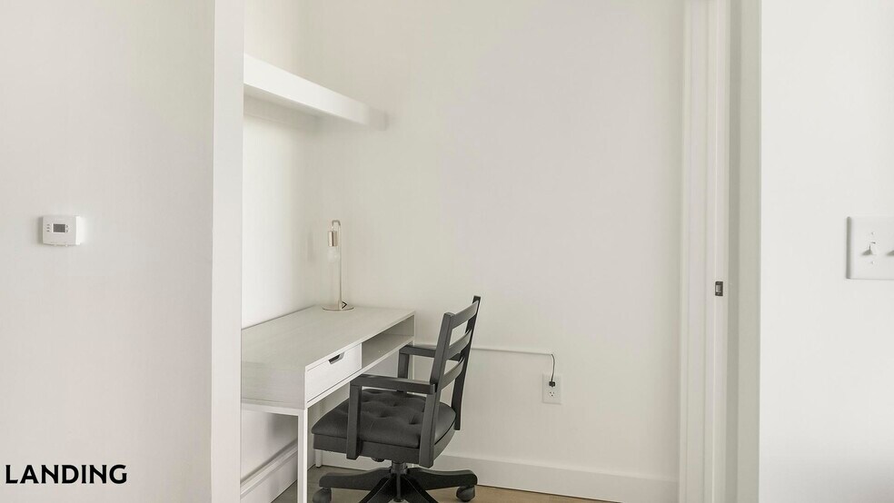 Building Photo - 1007 S Mint St