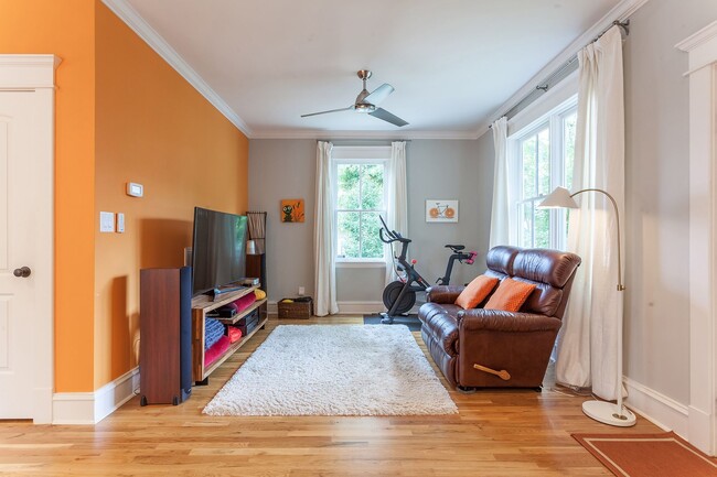 Building Photo - Gorgeous 3bd/2.5ba Two-Story Home Near Downtown Durham, Incredible Location!