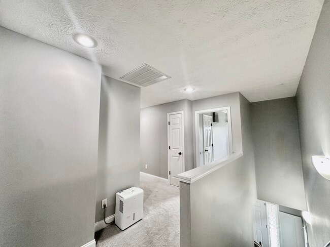 Building Photo - 9583 Yarbrough Rd