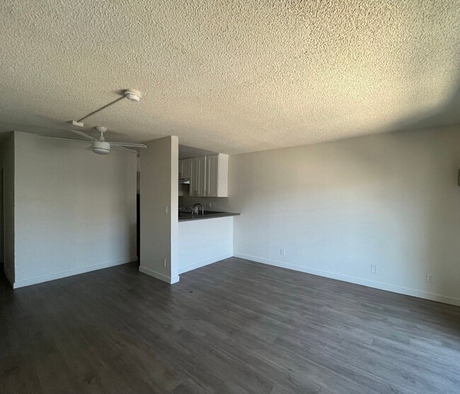 Building Photo - 9010 Tobias Ave