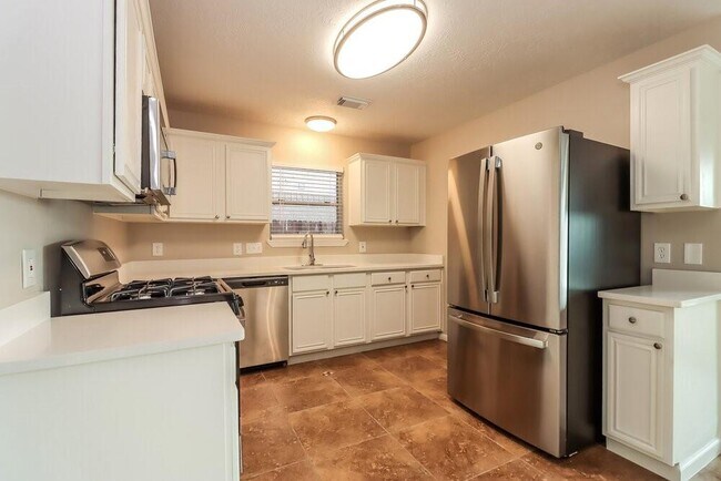 Building Photo - 22815 W Waterlake