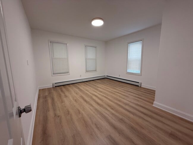 Building Photo - 98 Franklin Ave