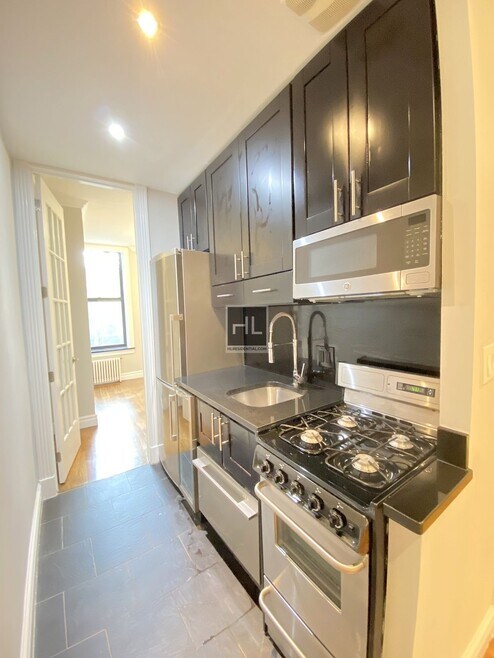 Building Photo - 221 Mott St