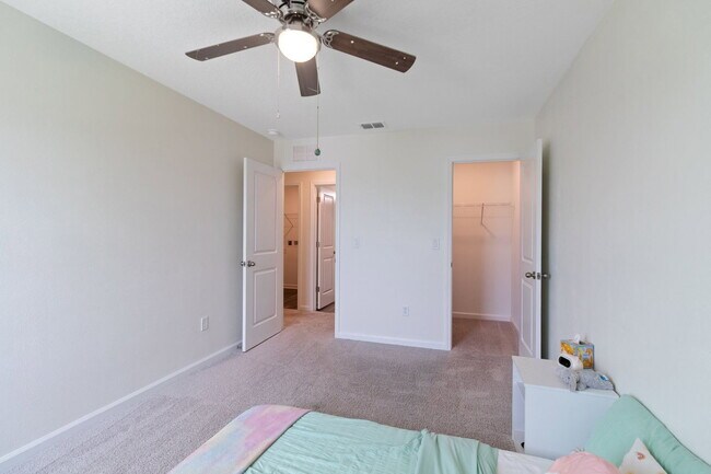 Building Photo - 35524 Eastbrook Ave