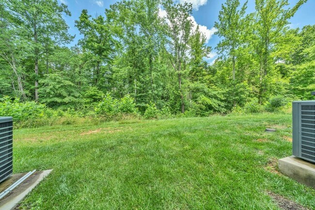 Building Photo - 253 Woodland Vly Ln