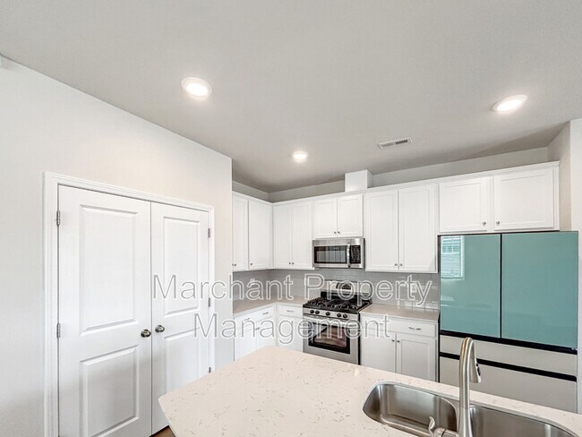 Building Photo - 324 E Compass Wy