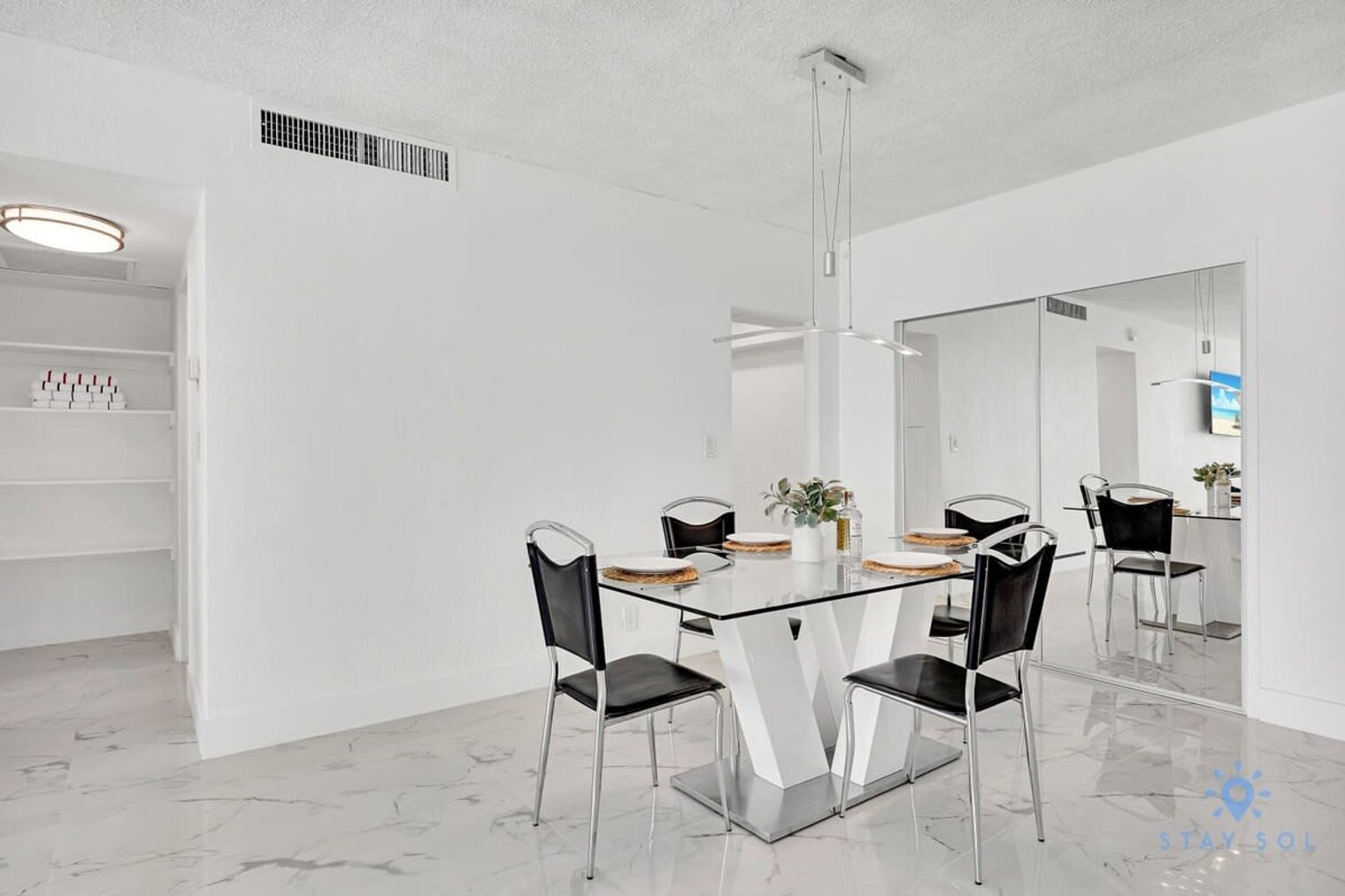 Building Photo - 3901 S Ocean Dr