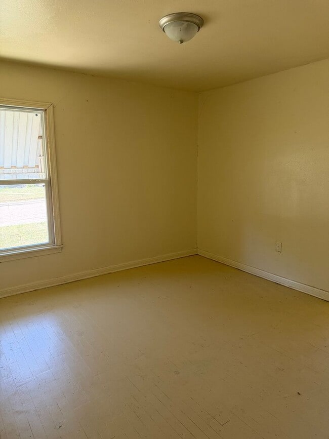 Building Photo - 3833 Rolando Ave