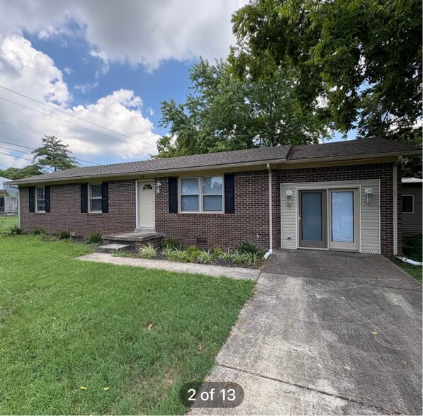 Primary Photo - 2110 Robin Rd